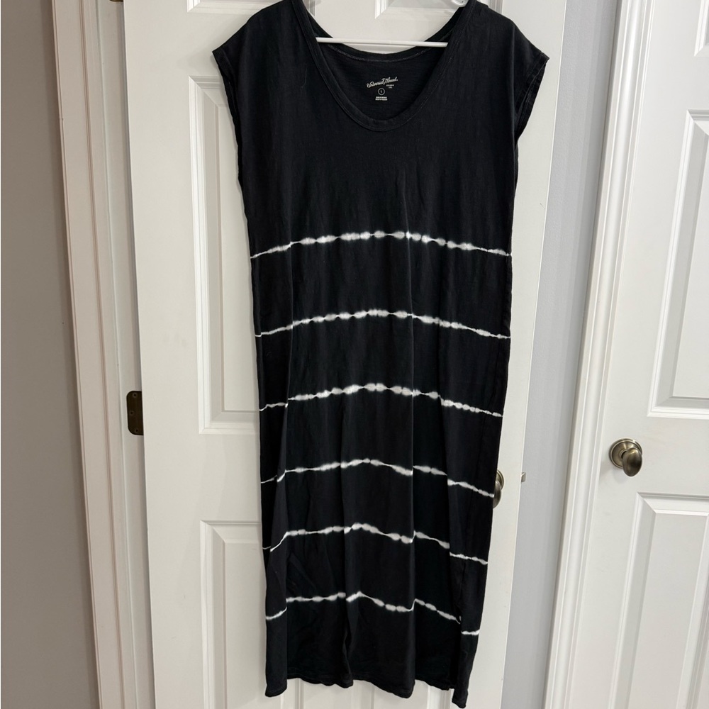Universal Thread Black Tie-Dye Maxi Dress with White Stripes
